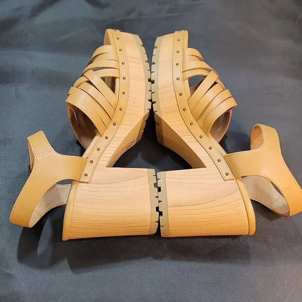 BRAND NEW REPORT BLOCK-HEEL ADJUSTABLE BUCKLE STRAP SANDAL